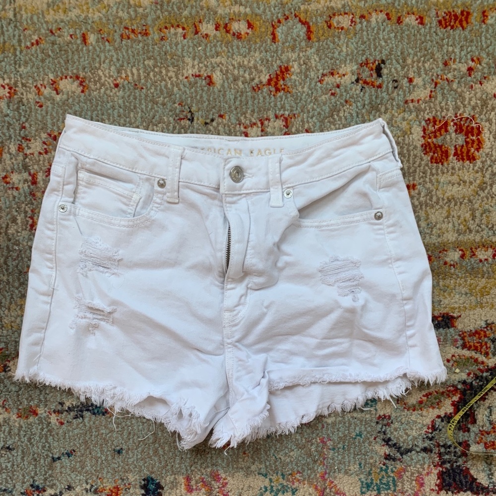 american eagle white shorts!